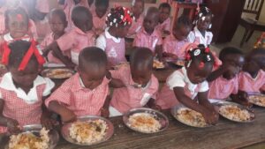 School Kitchen Project - Kids eating a meal